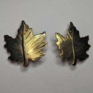 Set of Two Vintage Maple Leaf Brushed Golden Tone Brooches Pins 1 Slightly Rusty